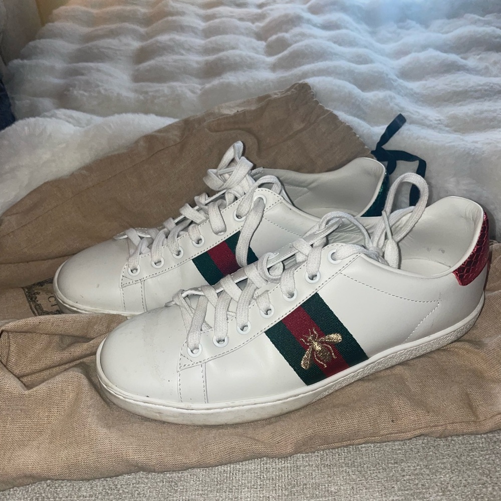 White Sneakers with Green and Red Stripe